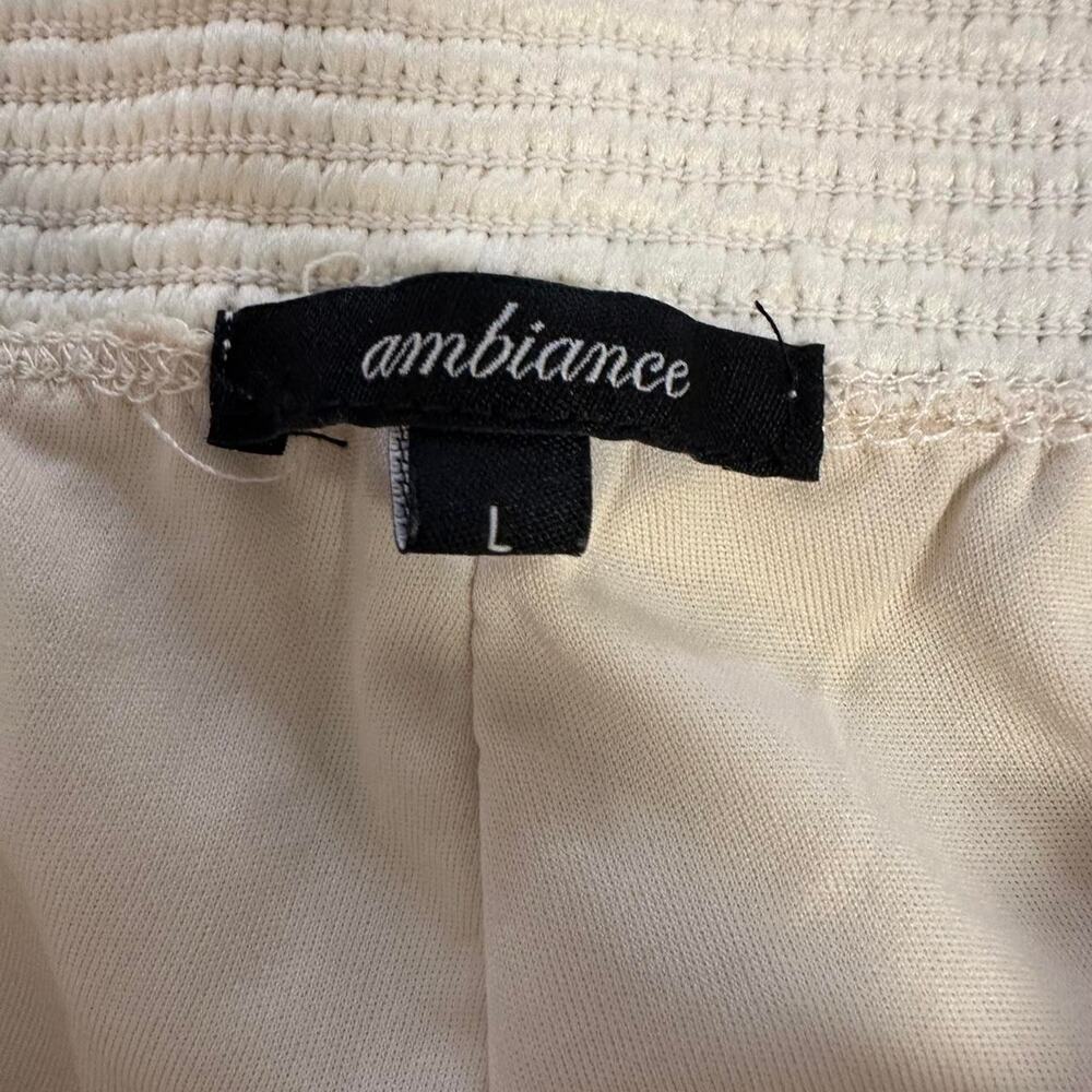 Ambiance cream lace mini shorts - Picture 2 of 2